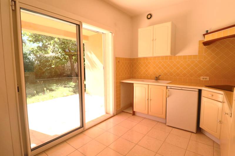 Villa au Calme Absolu à 5 Min à Pied de la Gare et du Centre du Village