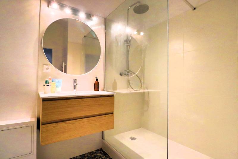 À LOUER – T3 MEUBLÉ AVEC VUE MER EXCEPTIONNELLE – MARSEILLE 13007