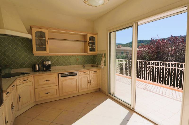 Villa au Calme Absolu à 5 Min à Pied de la Gare et du Centre du Village