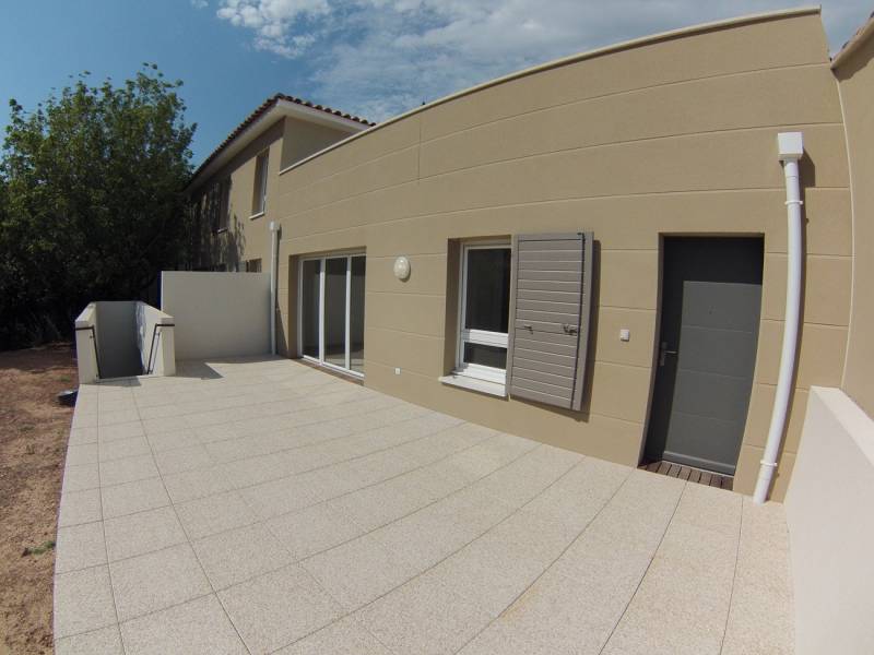 Location appartement T3 composé de 2 chambres, garage double et terrasse à Meyreuil