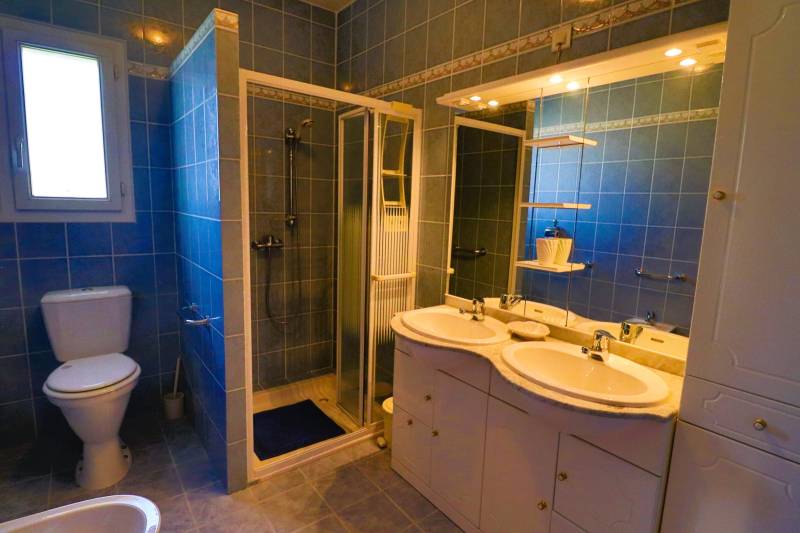 Villa au Calme Absolu à 5 Min à Pied de la Gare et du Centre du Village