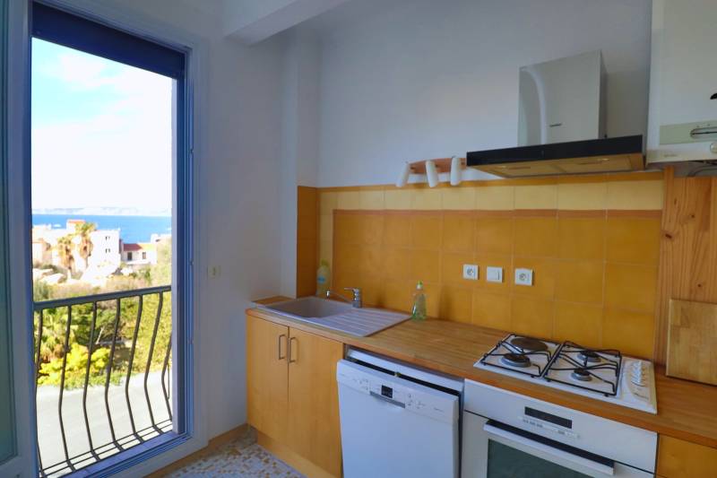 À LOUER – T3 MEUBLÉ AVEC VUE MER EXCEPTIONNELLE – MARSEILLE 13007