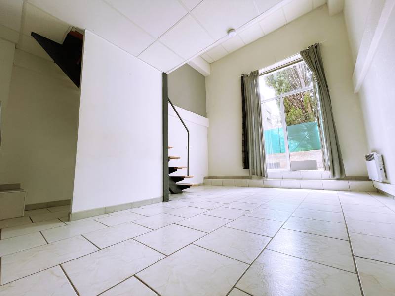T3 à louer en duplex avec terrasse et parking proche hôpital centre Aix-en-Provence