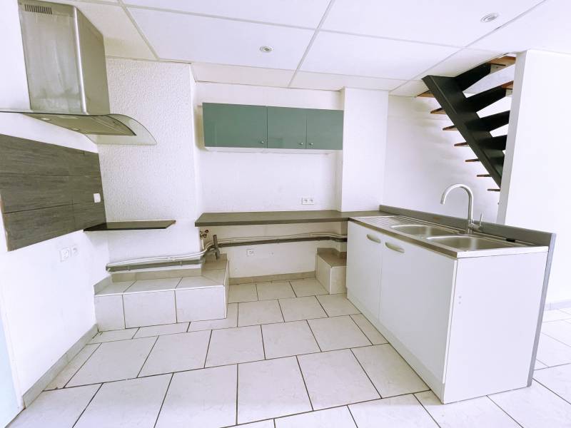 T3 à louer en duplex avec terrasse et parking proche hôpital centre Aix-en-Provence