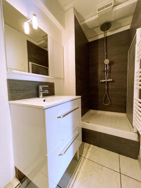 T3 à louer en duplex avec terrasse et parking proche hôpital centre Aix-en-Provence