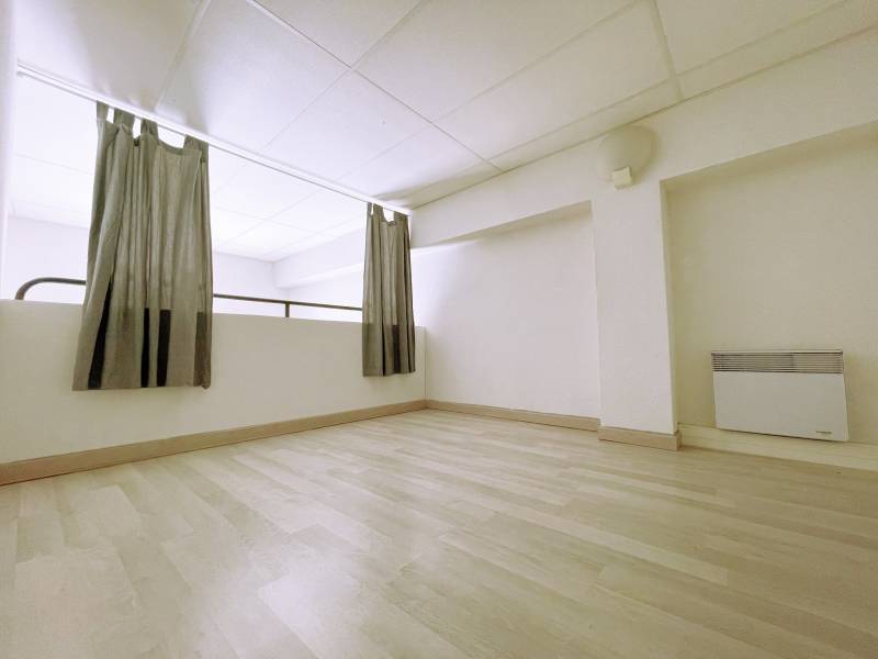 T3 à louer en duplex avec terrasse et parking proche hôpital centre Aix-en-Provence