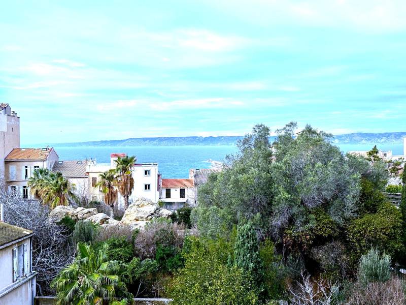À LOUER – T3 MEUBLÉ AVEC VUE MER EXCEPTIONNELLE – MARSEILLE 13007